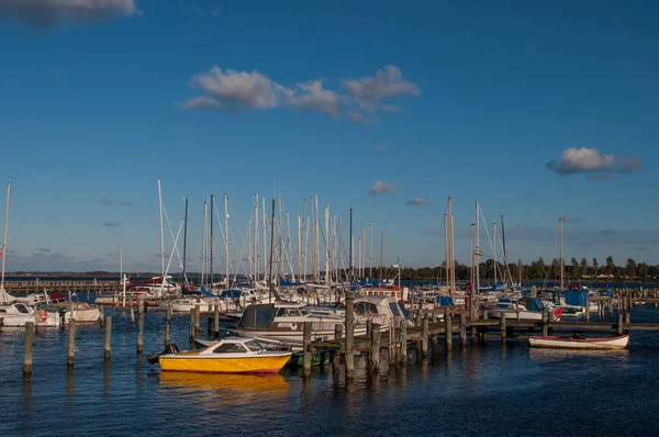 Båtar på Stubbekobing hamn i Danmark — Stockfoto