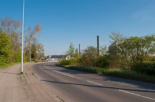 Cesta na předměstí Rostock Německo — Stock fotografie