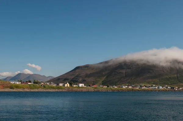 Vesnice Grenivik na Islandu — Stock fotografie