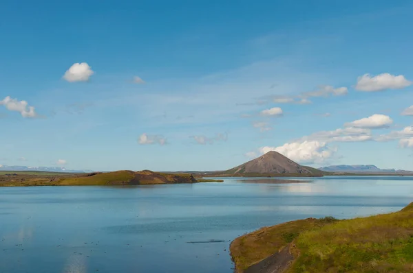 North Iceland'deki / daki Lake Myvatn — Stok fotoğraf