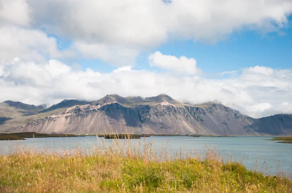 在冰岛 Hornafjordur aitindur 山 — 图库照片