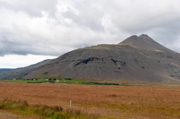 Montanha no leste da Islândia — Fotografia de Stock