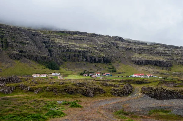 Skalafell górski we wschodniej Islandii — Zdjęcie stockowe