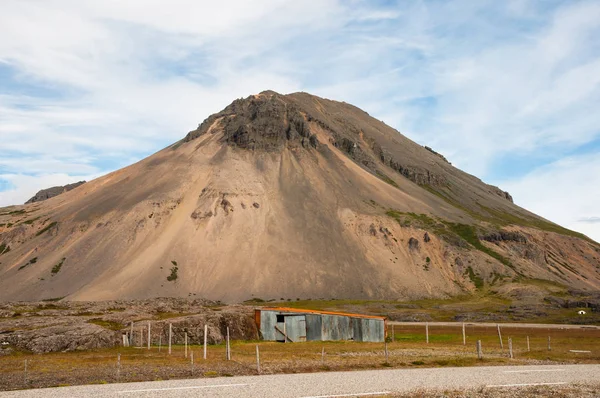 Reydarartindur berg i östra Island — Stockfoto