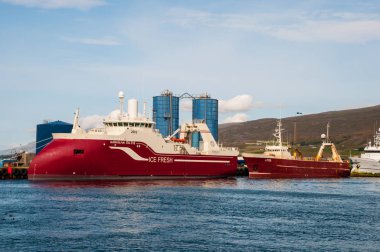 Akureyri, İzlanda - 22 Ağustos. 2017: yeni inşa edilmiş balıkçı teknesine Bjorgulfu