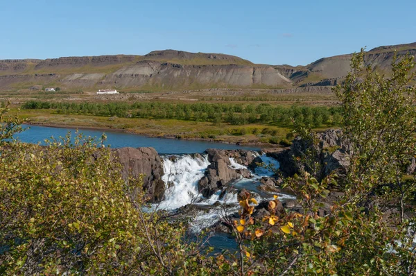 아이슬란드에는 Borgarfjordur에서 Nordura 강에 폭포 Glanni — 스톡 사진