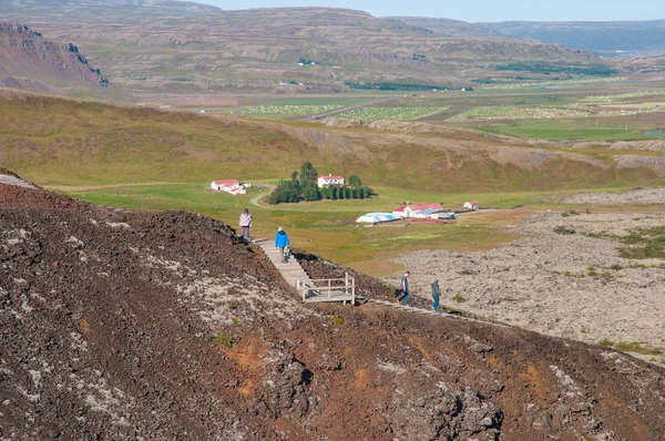 Stair towards the crater of Grabrok mountain in west Iceland — Stock Photo, Image