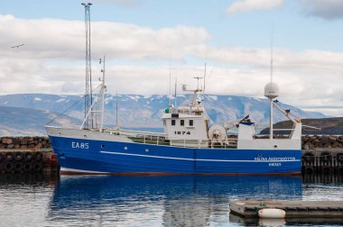 Dalvik İzlanda - 31 Ağustos. 2017: balıkçı teknesi Palina Agustsdottir Ea 85