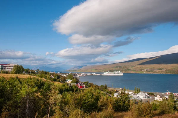 Staden Akureyri Island — Stockfoto