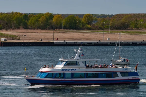 Łódź na port obie w Rostocku — Zdjęcie stockowe