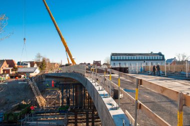 Yeni bir demiryolu Köprüsü İnşaatı