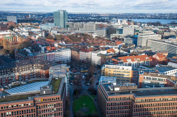 Widok z lotu ptaka na miasto Hamburg w Niemczech — Zdjęcie stockowe