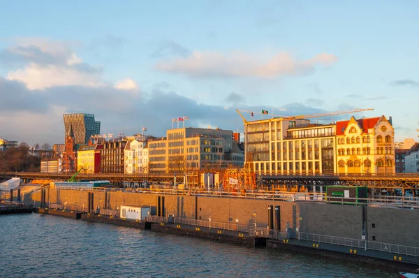 The waterfront of Hamburg — Stock Photo, Image