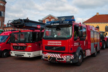 Şehir meydanında firetrucks