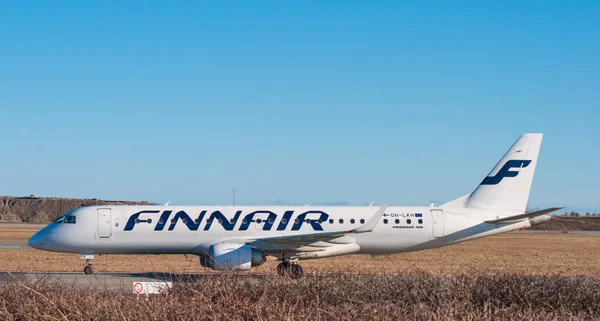 Finnair Embraer 190 v Kodaň Letiště — Stock fotografie