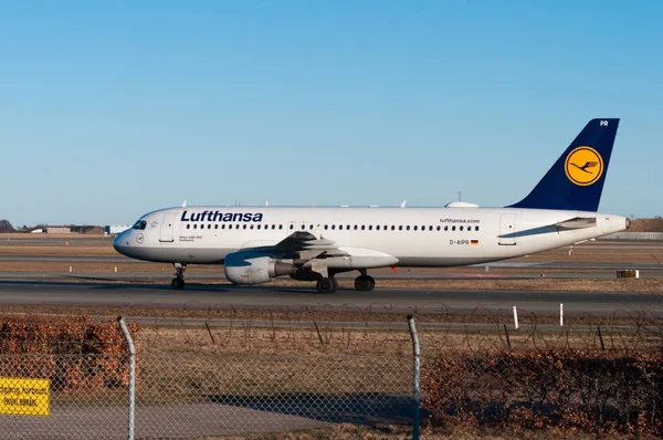 Letadlo Airbus A321 Lufthansy — Stock fotografie