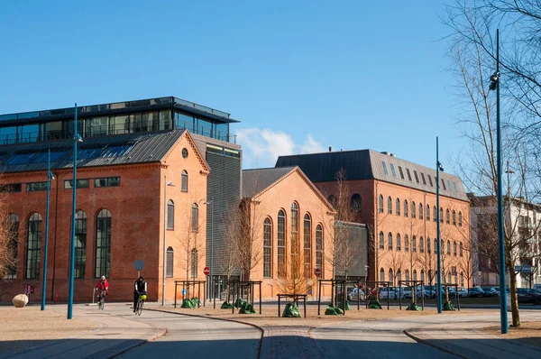 Edifícios antigos do escritório no bairro de Ilhas Brygge de Copenhague — Fotografia de Stock