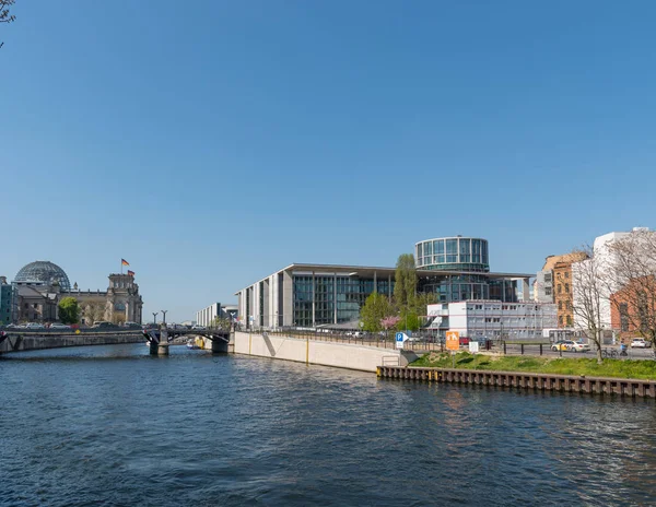 El área del parlamento alrededor del río Spree —  Fotos de Stock