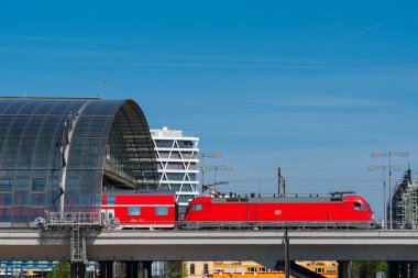 DB Bölgesel tren Berlin merkez tren istasyonu