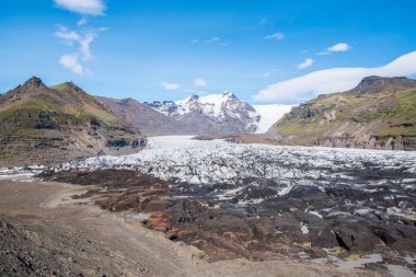 Güney İzlanda 'daki Svinafellsjokull buzulu