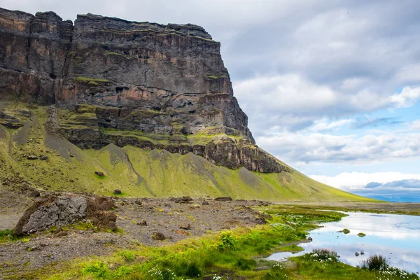 Berg Lomagnupur in Zuid-IJsland — Stockfoto