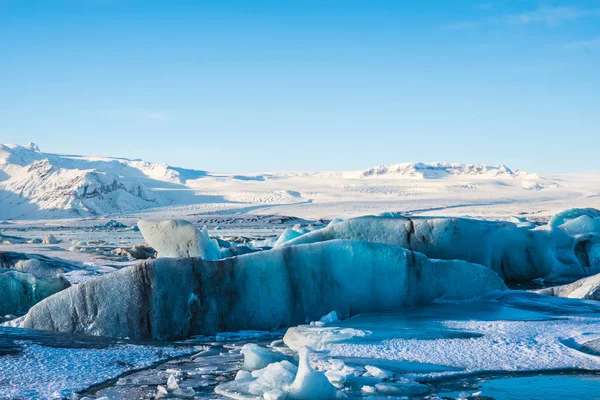 Icebergs em Jokulsarlon Glacier Lagoon no sul da Islândia — Fotografia de Stock
