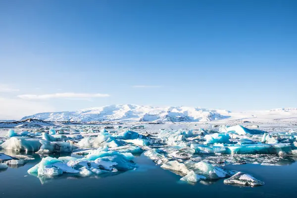 Icebergs em Jokulsarlon Glacier Lagoon no sul da Islândia — Fotografia de Stock