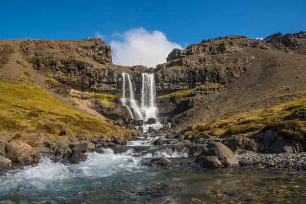 Bergarfoss waterfall in Berga River in Hornafjordur Iceland — ストック写真