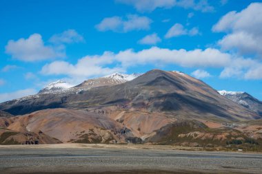 Stafafellsfjoll mountains and River Jokulsa in Lon in east Iceland on a sunny day