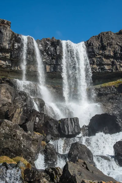 Bergarfoss wasserfall in berga fluss in hornafjordur island — Stockfoto