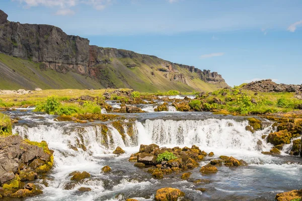 Ποταμός Fossalar και καταρράκτης στη Νότια Ισλανδία — Φωτογραφία Αρχείου