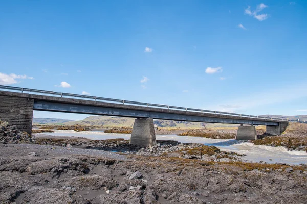 Bridge crossing river Hverfisfljot in south Iceland — Stock Photo, Image