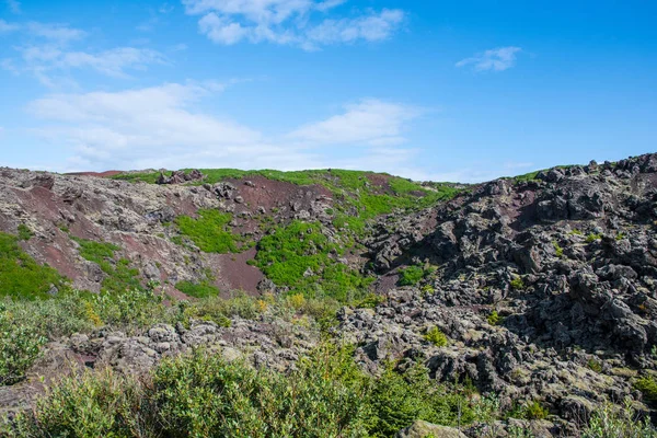 Die Lavafelder der Insel Heimaey in Vestmannaeyjar in Island — Stockfoto