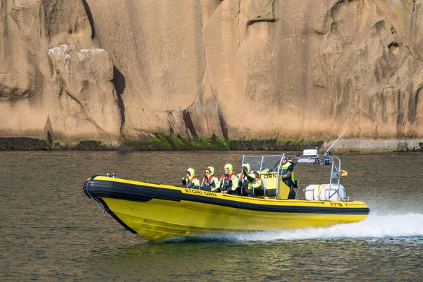 Vestmannaeyjar Islande Août 2019 Bateau Safari Côtier Naviguant Dans Les — Photo