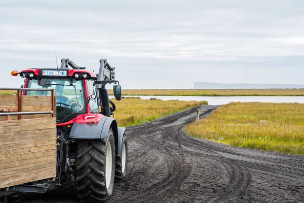 Fagurholmsmyri Islanda Luglio 2019 Trattore Con Carro Pronto Andare Ingolfshofdi — Foto Stock