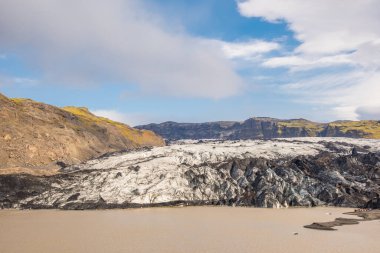 Güney İzlanda 'da bir yaz günü Solheimajokull buzulu