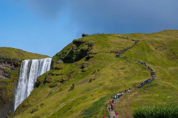Скогар Ісландія Серпня 2019 Туристи Які Відвідують Водоспад Скогафос Південній — стокове фото