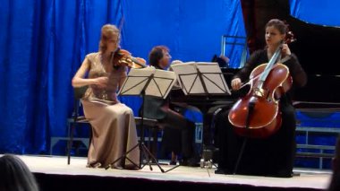 Müzikal trio Oberon
