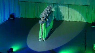 Şarkı yaratıcı tiyatro