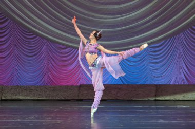 Klasik ve modern bale Degage