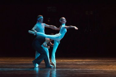 Klasik ve modern bale Degage