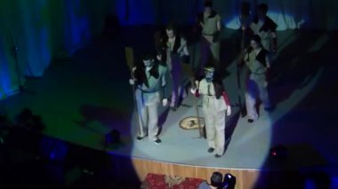 Şarkı yaratıcı tiyatro