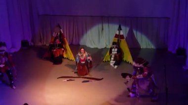 Şarkı yaratıcı tiyatro