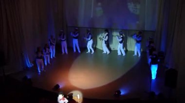 Şarkı yaratıcı tiyatro