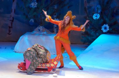 Yeni yıl maskeli balo