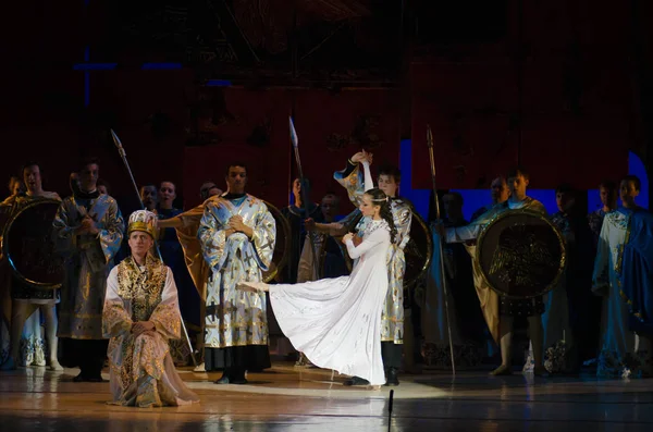 ドニエプロペトロフスク国立オペラ ・ バレエ劇場でのコンサート — ストック写真