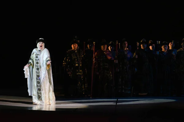 Concierto en el Teatro Estatal de Ópera y Ballet de Dnipropetrovsk — Foto de Stock