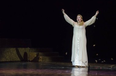 Tiyatro gösterisi Vivat Chayka