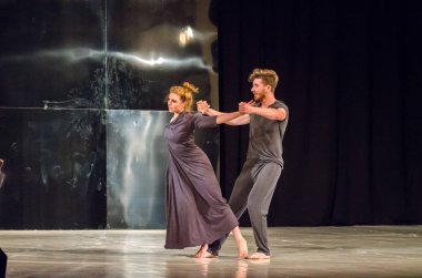 Koreografik performans ayna