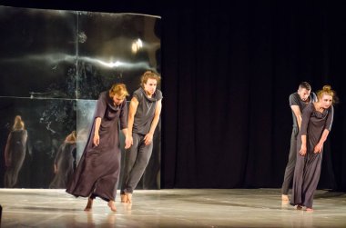 Koreografik performans ayna